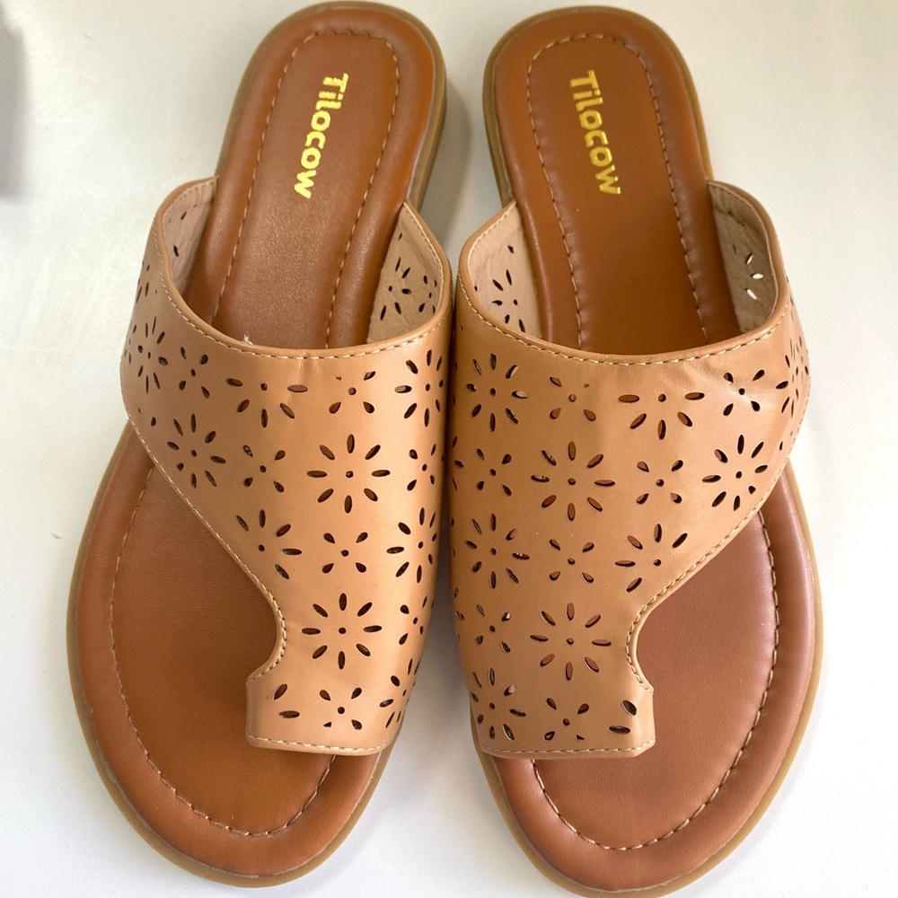 NWOT SANDALS